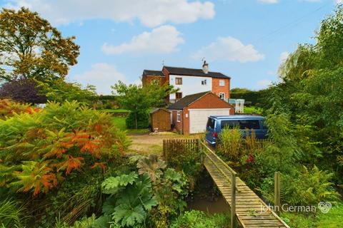 3 bedroom semi-detached house for sale, Hollow Lane, Burton-on-Trent