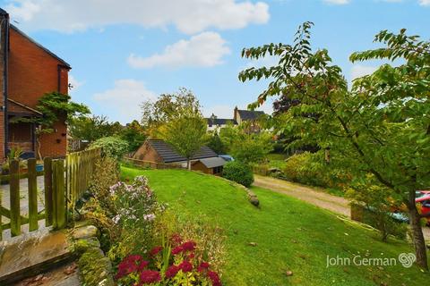 3 bedroom semi-detached house for sale, Hollow Lane, Burton-on-Trent