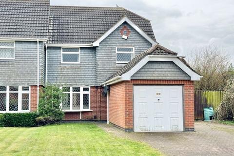 3 bedroom semi-detached house for sale - SWEETBRIAR CLOSE, WALTHAM