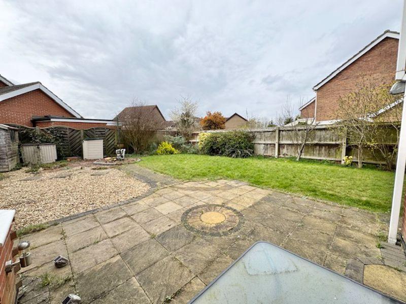 Patio to rear garden