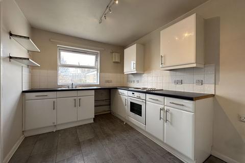 3 bedroom flat for sale, Pocklington Close, London