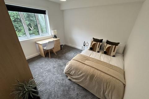 9 Ash Gardens, Leeds, LS6 3LD