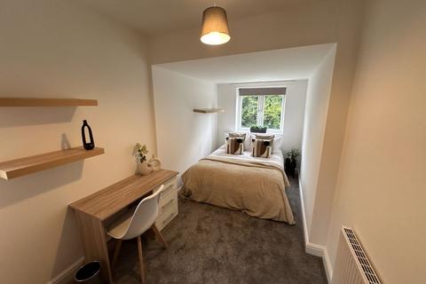 9 Ash Gardens, Leeds, LS6 3LD