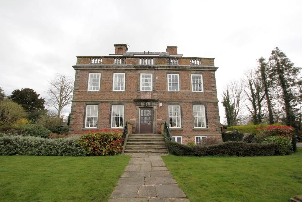 1 bed apartment in Newton front of apartments