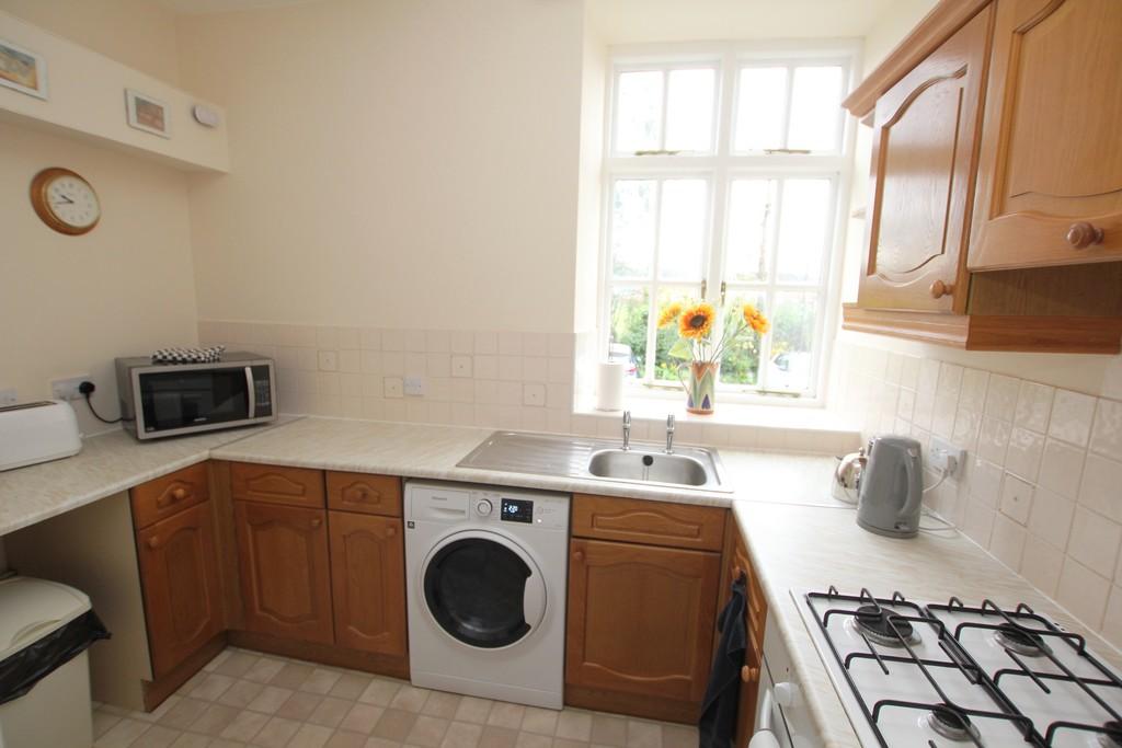 1 bed apartment in Newton kitchen kitchen