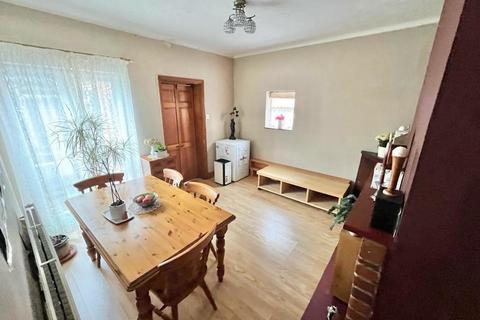 190 Connaught Road, Brookwood, Woking, GU24 0AH