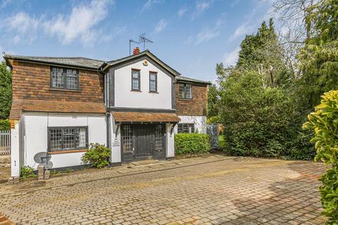 5 bedroom detached house for sale, Effingham