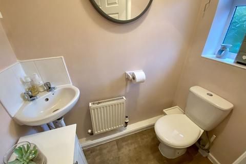 2 bedroom end of terrace house for sale - Hollybank Close, Winnington, CW8 4GS