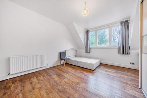 3 bedroom apartment to rent - The Bridle Road, West Purley