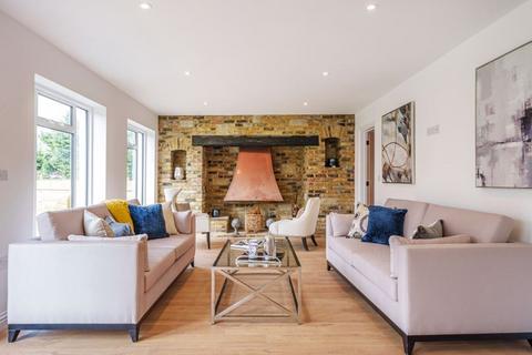 10 Cedar Walk, Kenley, CR8 5JL