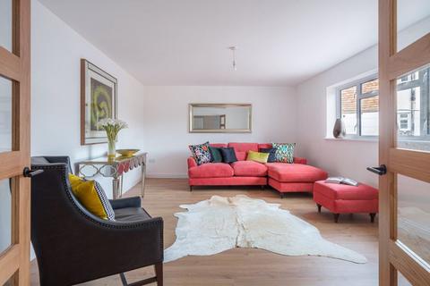 10 Cedar Walk, Kenley, CR8 5JL