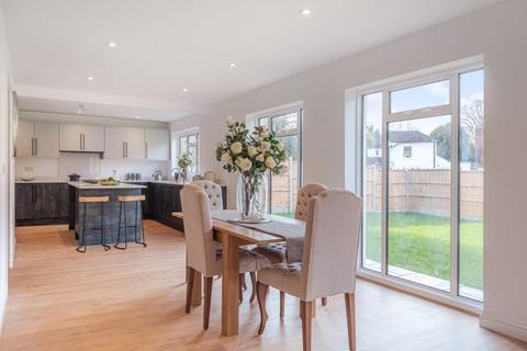10 Cedar Walk, Kenley, CR8 5JL