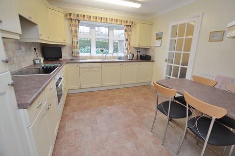 3 bedroom detached bungalow for sale - Kabrit, 35 Woodland Drive, Woodhall Spa
