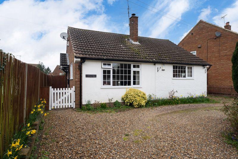 Caddington Bungalow 2 bed detached bungalow for sale £425,000