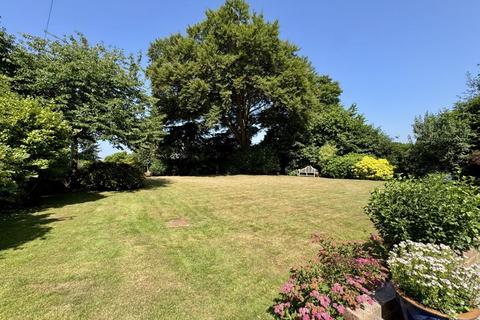 undefined, Hawks Hill, Bourne End SL8