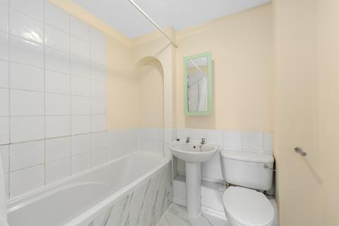 96 Heathcote Road, St Margarets, Twickenham, TW1 1SD
