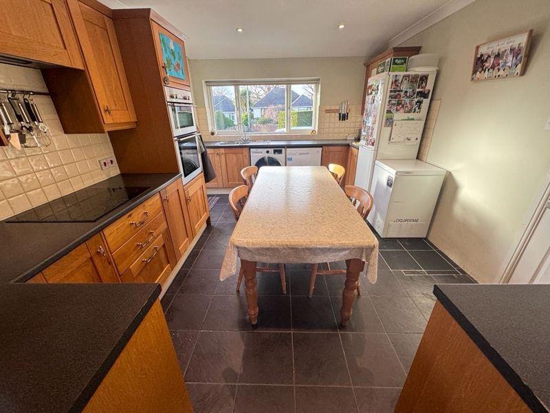 West Mill Crescent, Carey, Wareham 3 bed detached bungalow for sale £