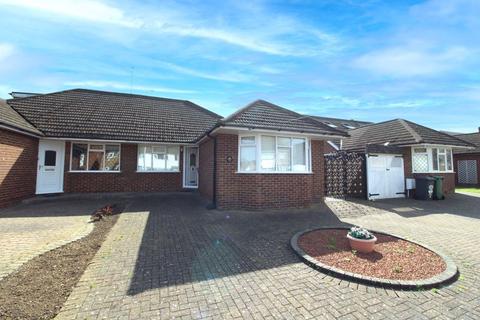 2 bedroom semi-detached bungalow for sale, Austin Road, Luton