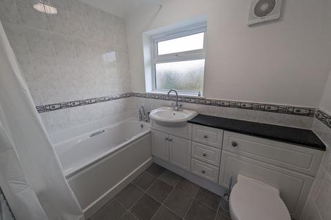 3 bedroom semi-detached house to rent, 43 St Cuthberts Crescent, Albrighton. WV7 3HW
