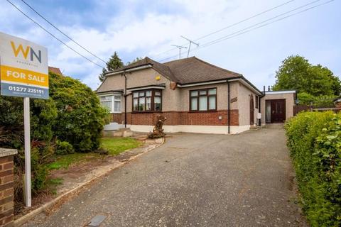 2 bedroom detached bungalow for sale, Rayleigh Road, Brentwood CM13