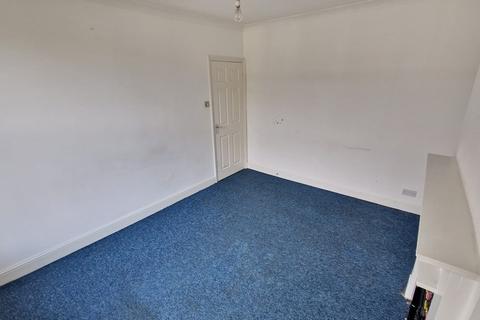 2 bedroom flat to rent - Russell Road, Palmers Green N13