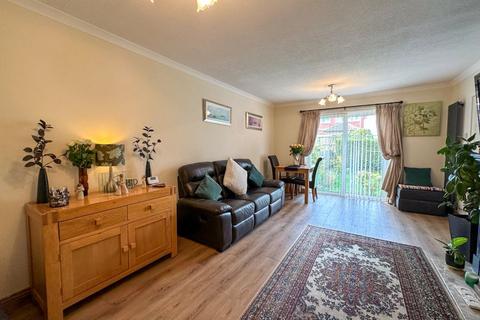 33 Churnet Close, Cheddleton, Leek, ST13 7JN