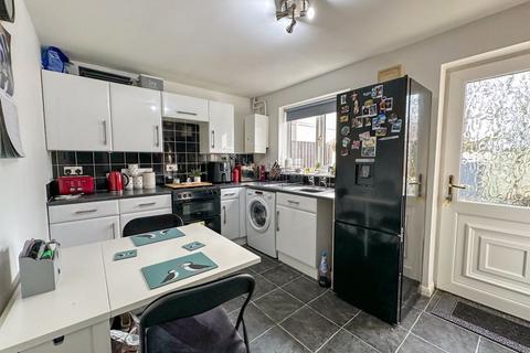 2 bedroom townhouse for sale, Springfield Court, Leek, Staffordshire, ST13