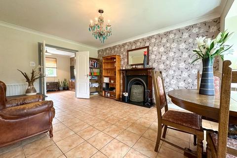 5 bedroom detached house for sale, Dylan Road, Knypersley