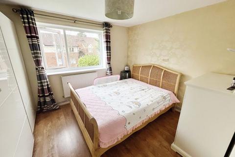 2 bedroom apartment to rent - Dean Court, Little Bolton