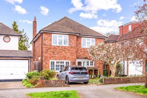 63 Thistledene, Thames Ditton, KT7 0YH