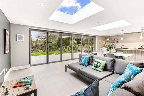 63 Thistledene, Thames Ditton, KT7 0YH