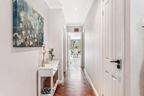 63 Thistledene, Thames Ditton, KT7 0YH