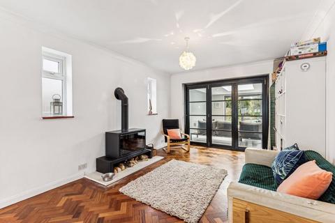 63 Thistledene, Thames Ditton, KT7 0YH
