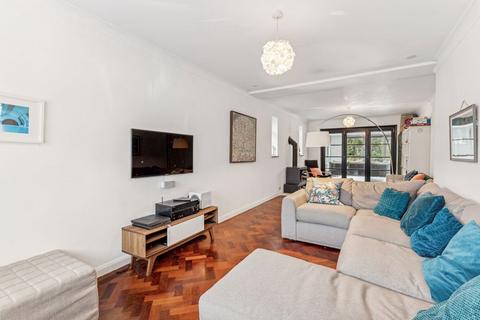 63 Thistledene, Thames Ditton, KT7 0YH