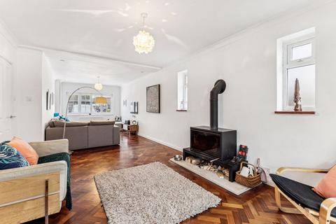 63 Thistledene, Thames Ditton, KT7 0YH