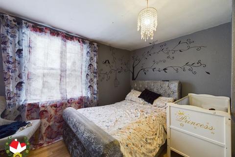 2 bedroom terraced house for sale - High Street, Tredworth, Gloucester