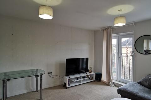 2 bedroom flat to rent - Altham Gardens, South Oxhey