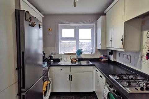 2 bedroom flat to rent, Altham Gardens, South Oxhey