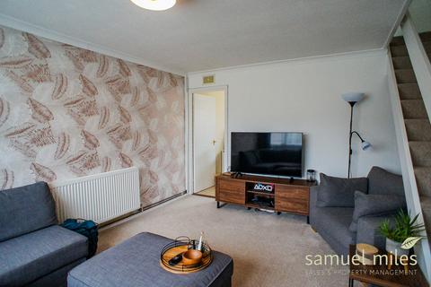 2 bedroom terraced house to rent - Saffron Close, Swindon SN4