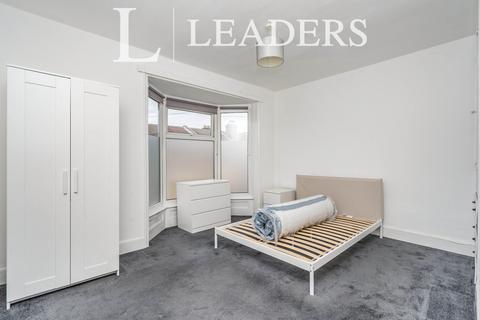 4 bedroom terraced house to rent, Jessie Road, Southsea