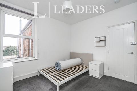 4 bedroom terraced house to rent, Jessie Road, Southsea