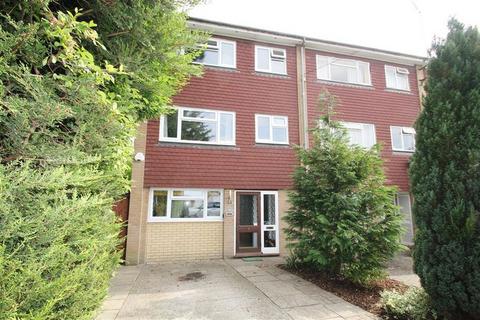 1 bedroom in a house share to rent, Kimbers Lane, Farnham