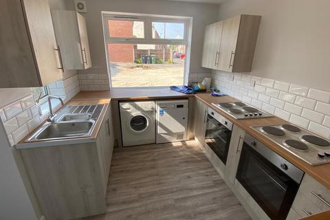 1 bedroom in a house share to rent - South Street, Riddings