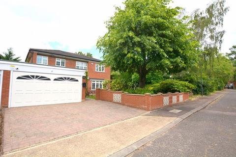 4 bedroom detached house for sale, Kennedy Close, Hatch End