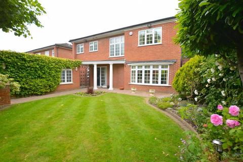 4 bedroom detached house for sale, Kennedy Close, Hatch End