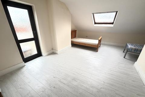 1 bedroom in a house share to rent, Normanton Road, Derby
