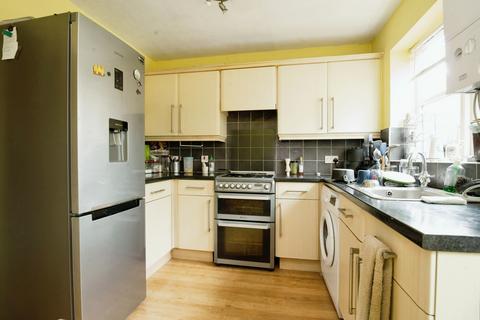 2 bedroom terraced house to rent, Kinsale Close, Pontprennau, Cardiff