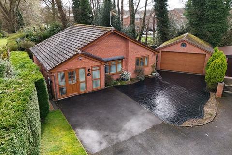 2 bedroom bungalow for sale, Kingfisher Walk, Stafford ST19