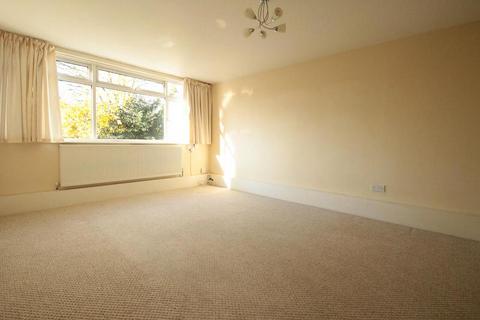 2 bedroom flat to rent - Langley Park Road, Sutton