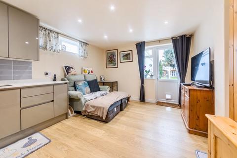 32 Bramble Road, Hatfield, AL10 9SA